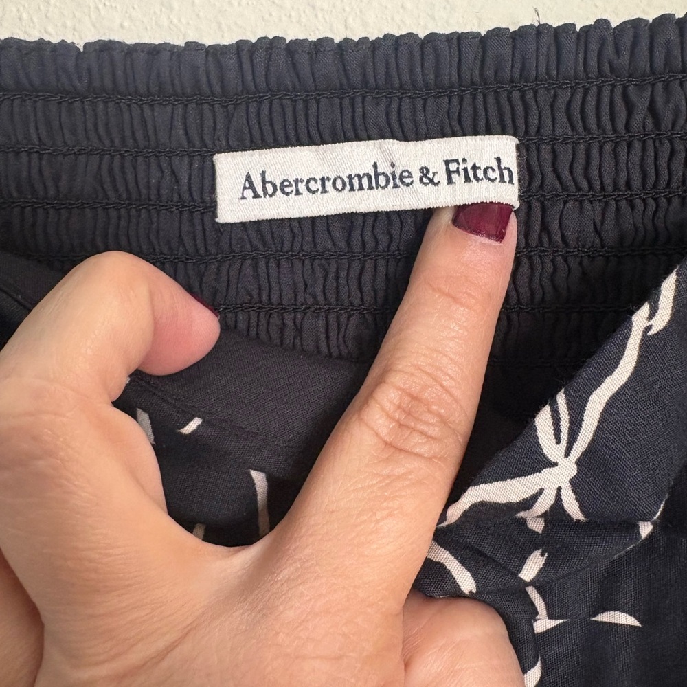 Abercrombie & Fitch Black Puff Sleeve Mini Dress with White Loop Print - Picture 6 of 7